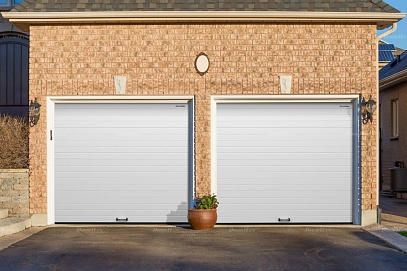 Секционные гаражные ворота Doorhan RSD01 BIW (3000х2200)